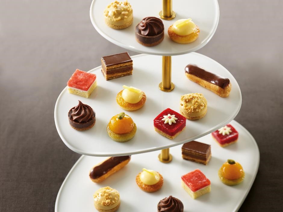Traditional Petits Fours - LBP Bakeries